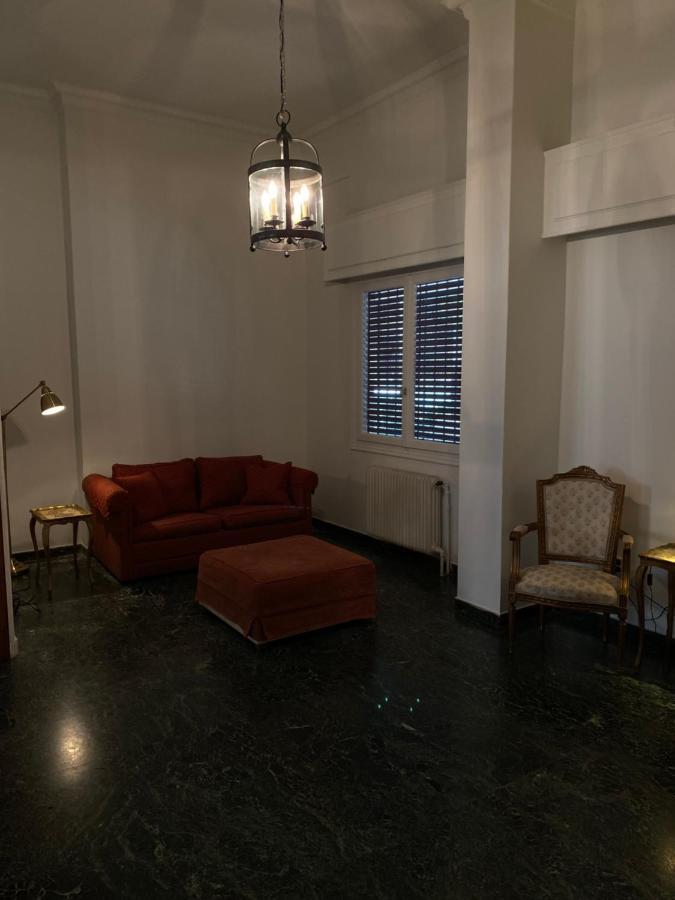 Graffiti Ground Floor Apartment Athena Bagian luar foto
